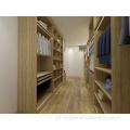 Design de parede de quarto de luxo guarda de porta de madeira personalizado